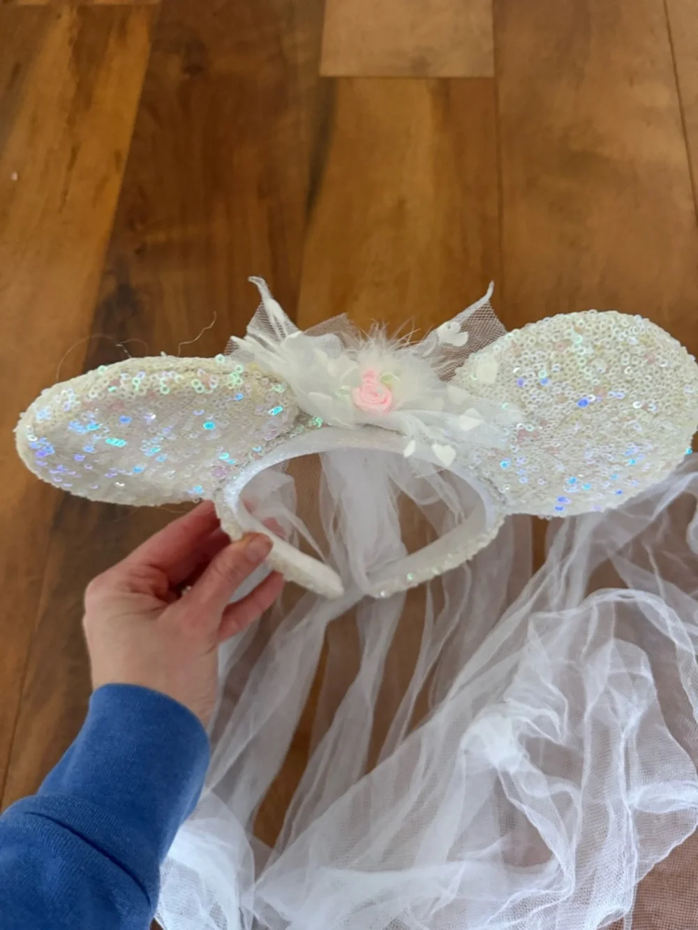 Disney Parks Minnie Mouse Sequined Bridal Wedding Headband - Picture 4 of 4